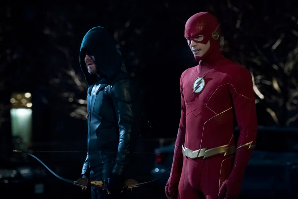 The Flash Stephen Amell Volta Como O Arqueiro Verde Nas Imagens Do