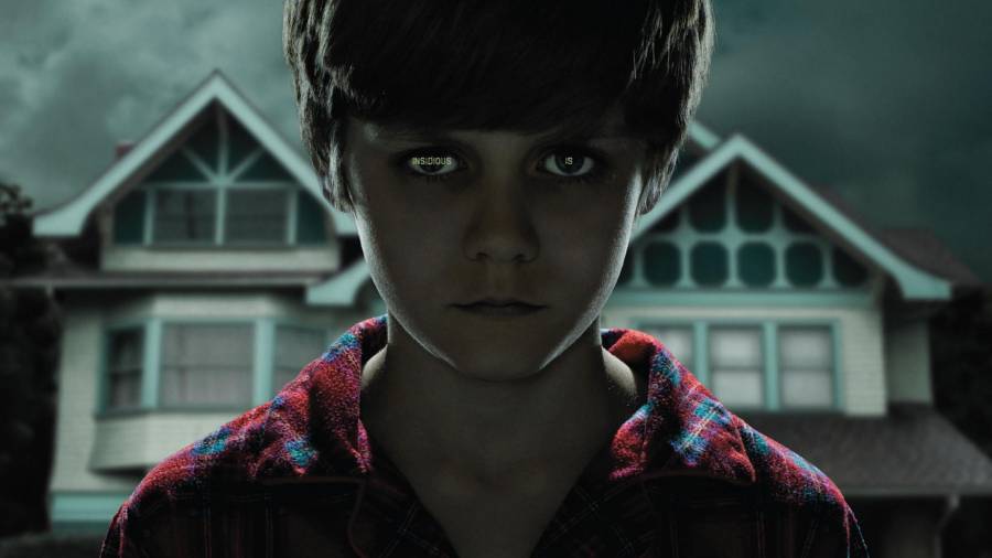 Atriz de Stranger Things enfrenta monstros em trailer de comédia de  Halloween