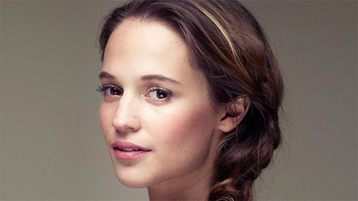 Alicia Vikander quer retornar como Lara Croft em 'Tomb Raider 2' - CinePOP