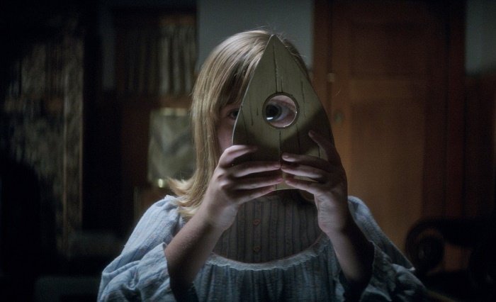 Garota é possuída em novo trailer do terror 'Ouija – Origem do Mal' -  CinePOP