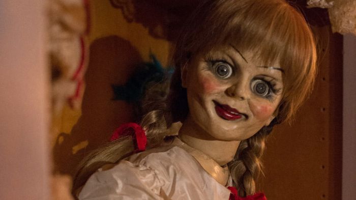 Em vídeo assustador, garota fica “possuída” em sessão de “Annabelle 2”