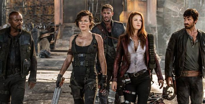 Milla Jovovich e Ali Larter nas filmagens de Resident Evil: The Final  Chapter