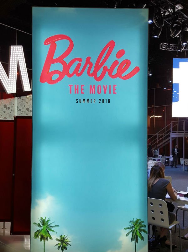 GNC Cinemas - Margot Robbie, a Arlequina de Esquadrão Suicida, será a Barbie  em Live-Action sobre a boneca! A Warner Bros. e a Mattel fecharam parceria  para a produção do longa, que