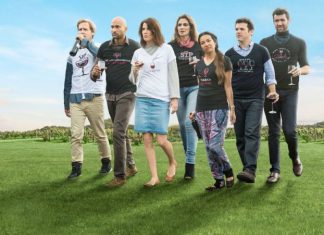 Crítica em vídeo | Friends from College – Tentativa da Netflix emplacar sua própria ‘Friends’