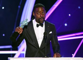 Sterling K. Brown é o primeiro negro a vencer o SAG Awards de Melhor Ator
