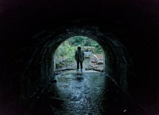 ‘Ghost Stories’: Novas imagens do terror destacam seus personagens