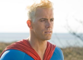 EXCLUSIVO: Morena Baccarin quer ver Ryan Reynolds interpretando o Superman