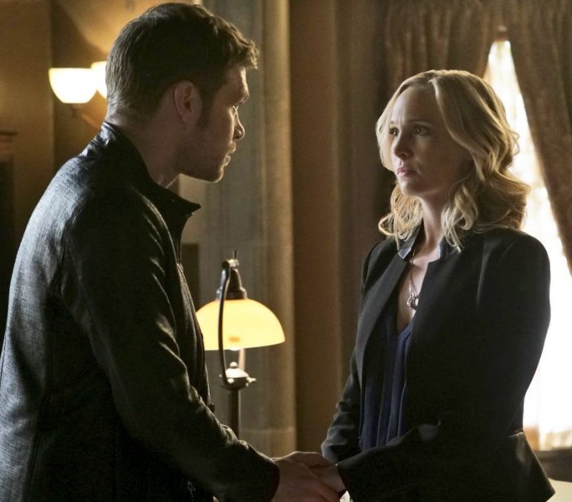 The Originals: sinopse revela retorno de Caroline e Alaric no