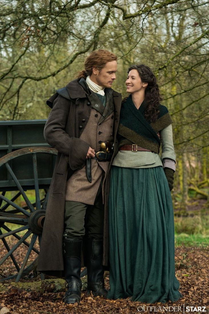 Outlander Atores Caem No Chao Nos Divertidos Erros De Gravacao