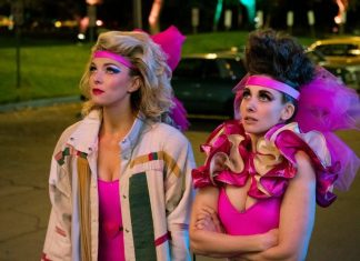 Atriz comenta sobre o CANCELAMENTO de ‘Glow’: “Maior tristeza da minha carreira”