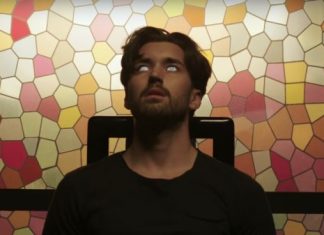 ‘Little Black Mirror’: Netflix lançará série derivada de ‘Black Mirror’ no YouTube