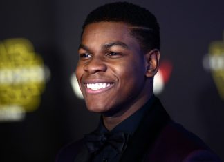 John Boyega revela conversa com Kevin Feige e comenta possível entrada no MCU