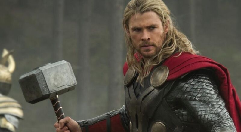 Thor: Amor e Trovão': Chris Hemsworth elogia a performance de Russell Crowe  como Zeus - CinePOP