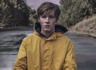 Louis Hofmann, astro de ‘Dark, faz nu frontal em seu novo filme; Veja fotos!