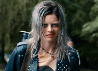 Samara Weaving quebra tudo no novo clipe de ‘Guns Akimbo’; Assista!