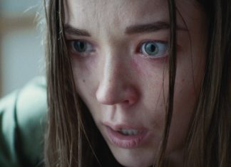‘1BR’: Jovem recebe bilhete ameaçador em novo clipe do terror; Assista!