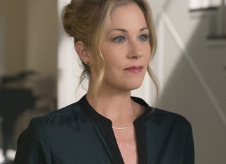 Christina Applegate revela diagnóstico ERRADO de esclerose múltipla após cinco anos: “Estou de volta à estaca zero””