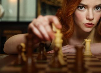 ‘O Gambito da Rainha’: Aclamada minissérie da Netflix já levou 7 estatuetas do Emmy para casa