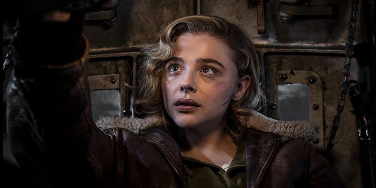 Uma Sombra na Nuvem': Telecine lançará filme que traz Chloë Grace Moretz  lutando contra monstro; Assista ao trailer! - CinePOP