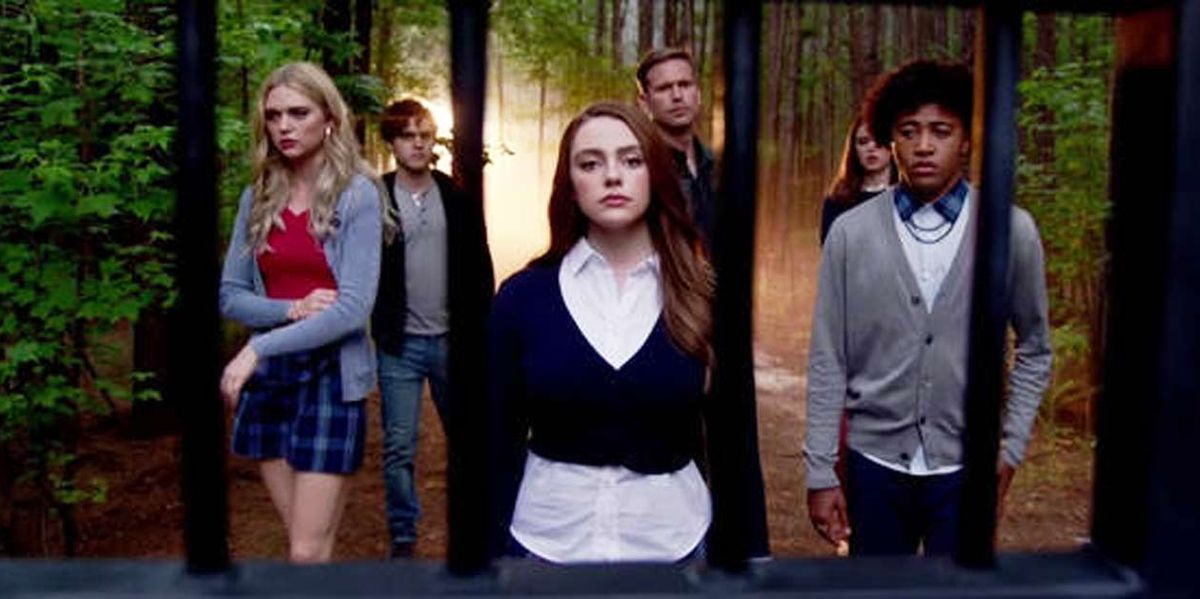 Legacies': Hope enfrenta uma dura realidade na promo oficial do episódio  04×04; Confira! - CinePOP