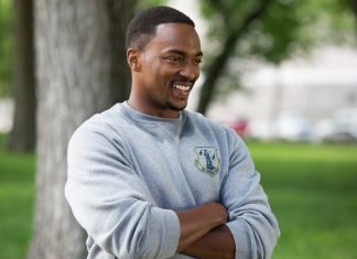 Anthony Mackie brinca que é uma “lenda dos brancos indicados” após finalmente ser nomeado ao Emmy: “Eu fiz Ryan Gosling famoso”