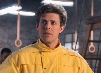 Ator de ‘GLOW’ estrelará terror cômico sobre possessão demoníaca