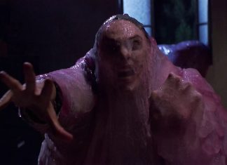 ‘A Bolha Assassina’ vai ganhar remake com diretor de ‘Hellraiser’