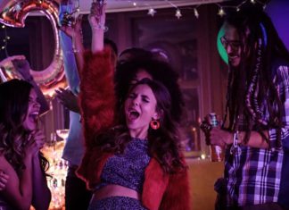 ‘Esticando a Festa’: Comédia com Victoria Justice e Midori Francis já está disponível na Netflix!