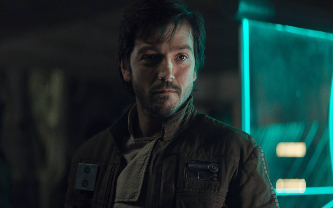 Star Wars: Andor terá rostos conhecidos pelos fãs, diz Diego Luna