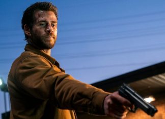 Crítica | Jogo Perigoso – Liam Hemsworth é caçado vivo em filme de ação que força a barra