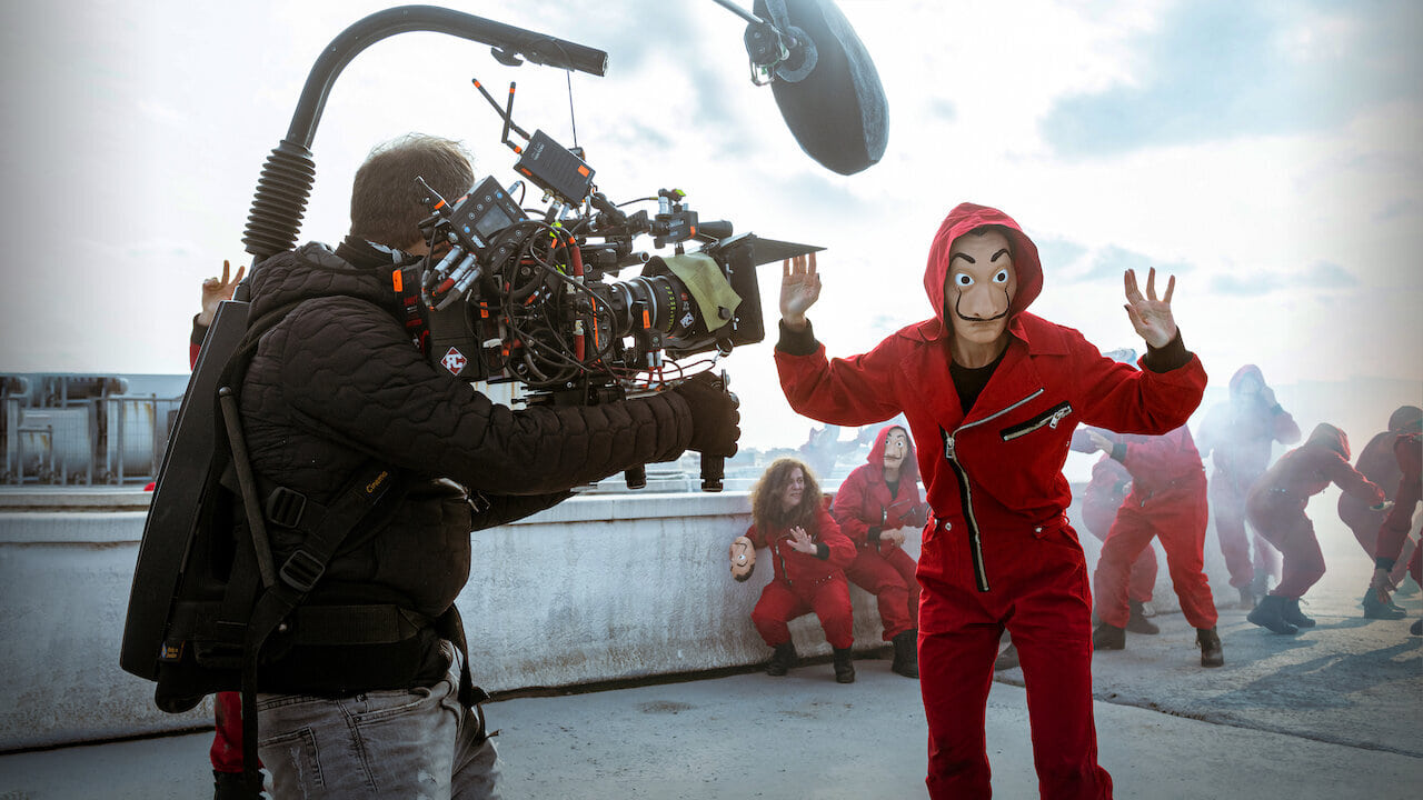 La Casa de Papel: Úrsula Coberó, a Tokyo, comemora fim das gravações