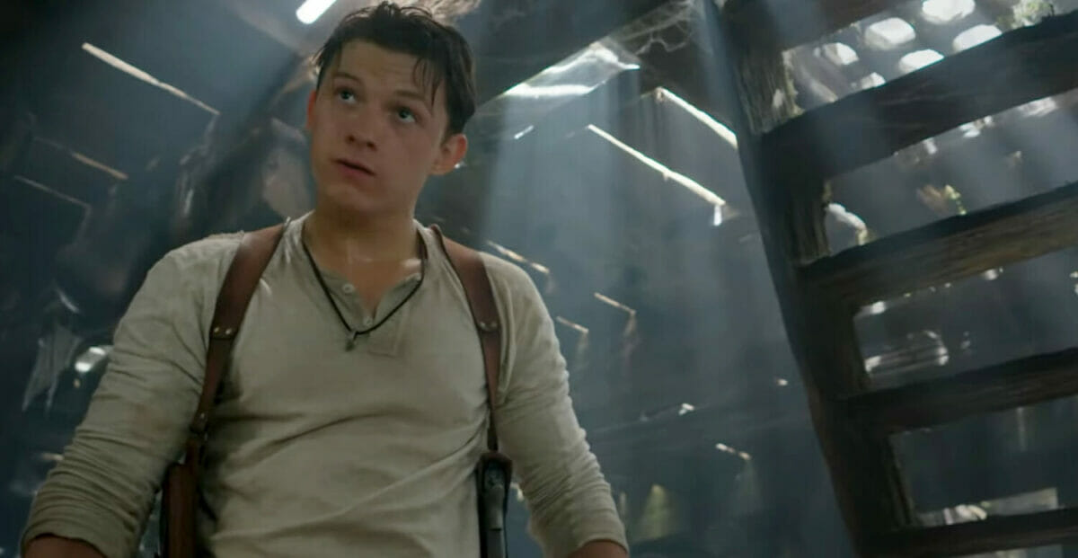 Tom Holland está em perigo em cartaz IMAX de Uncharted: Fora do Mapa -  NerdBunker