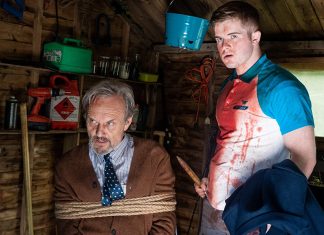 ‘Let the Wrong One In’: Terror estilo ‘Os Garotos Perdidos’ ganha clipe SANGRENTO; Assista!