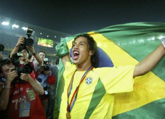 Crítica ‘O Homem Mais Feliz do Mundo’ | Um rolé nada aleatório da FIFA pela vida de Ronaldinho Gaúcho