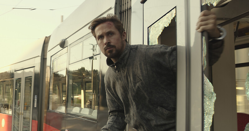 Agente Oculto': Suspense com Ryan Gosling e Chris Evans estreia na Netflix!  - CinePOP