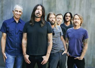 Grammy 2022 | Foo Fighters conquista três estatuetas da premiação, incluindo Melhor Álbum de Rock