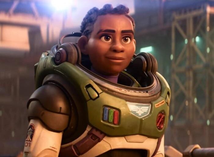 Crítica  Pixar nos leva ao infinito e além com a incrível animação  'Lightyear' - CinePOP