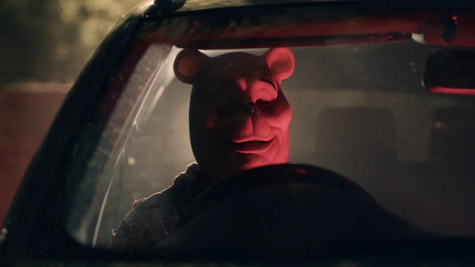 Ursinho Pooh' está pronto para MATAR no cartaz do violento filme de terror;  Confira! - CinePOP