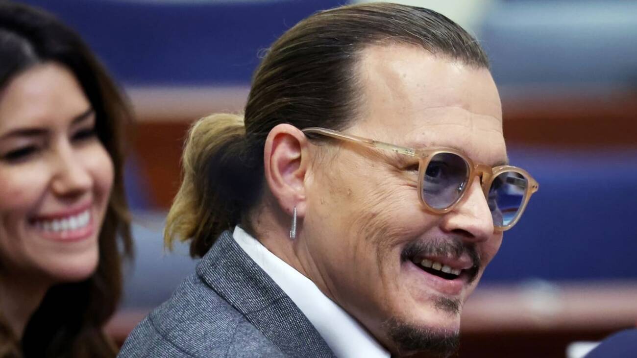 Fãs de Johnny Depp levam alpacas para tribunal de julgamento