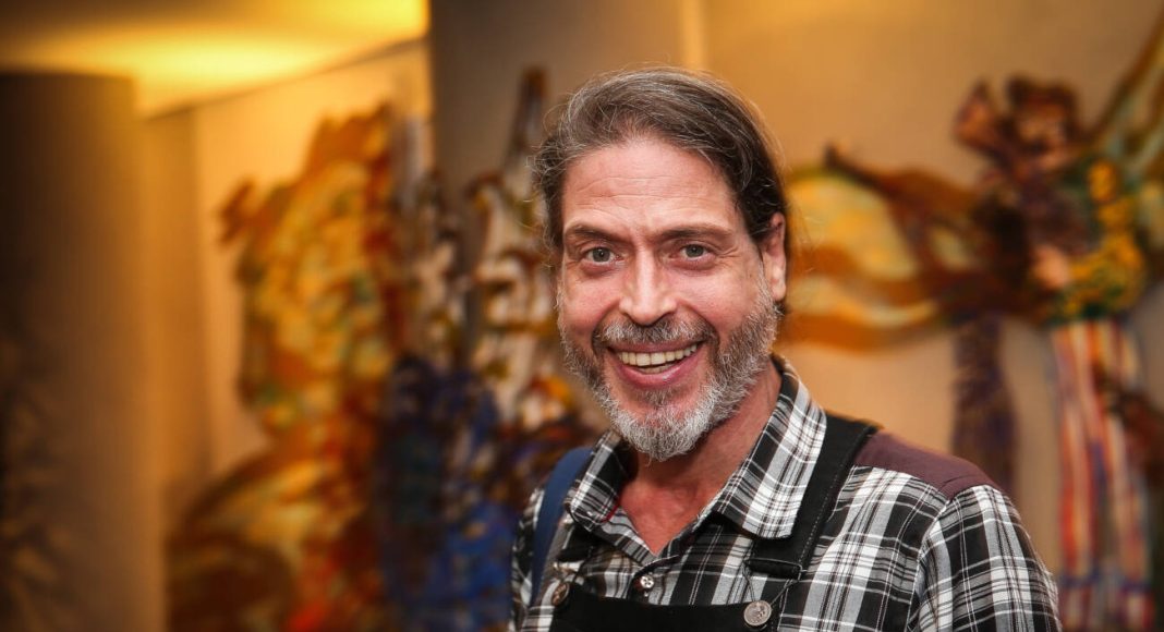 A ator Rubens Caribé na estreia da peça 'Só de Amor', no Teatro Porto Seguro