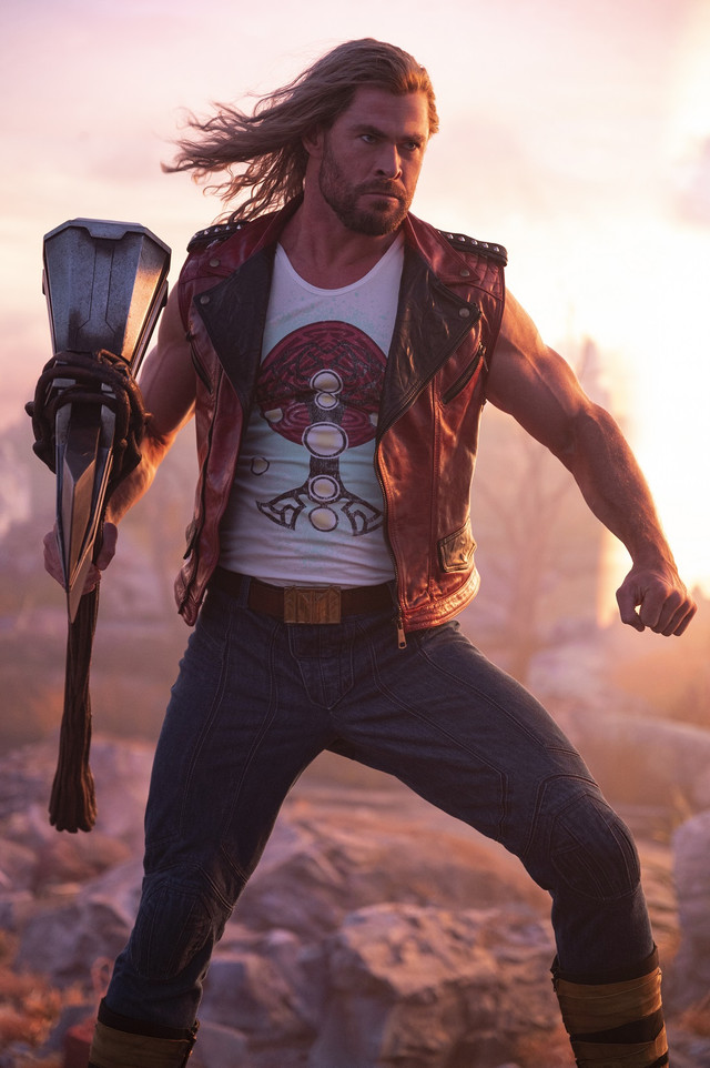 Thor: Love and Thunder': Colecionáveis revelam o novo e SURPREENDENTE  visual de Chris Hemsworth como Thor - CinePOP