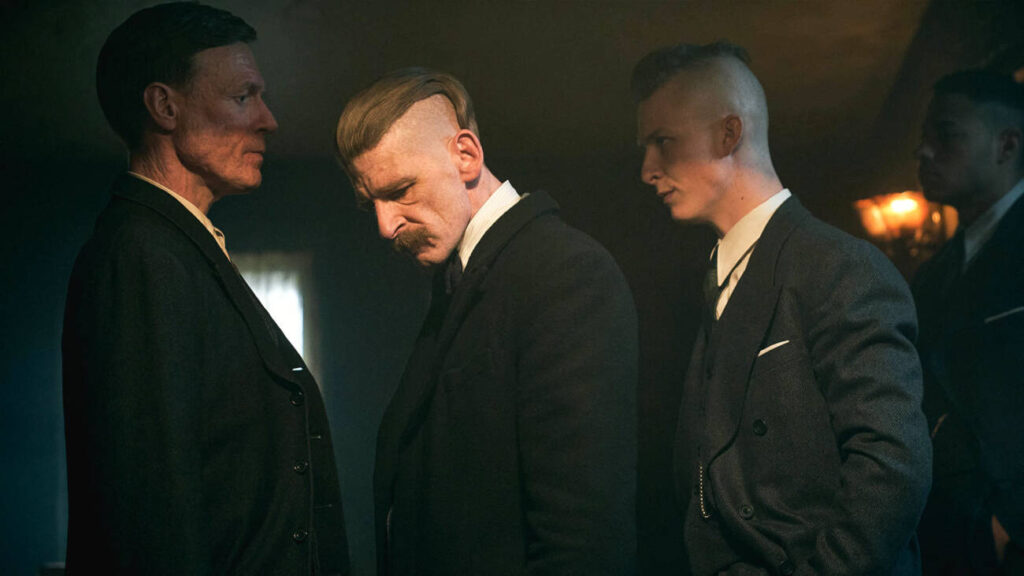 Criador de 'Peaky Blinders' revela quando começam as gravações do filme;  Confira! - CinePOP