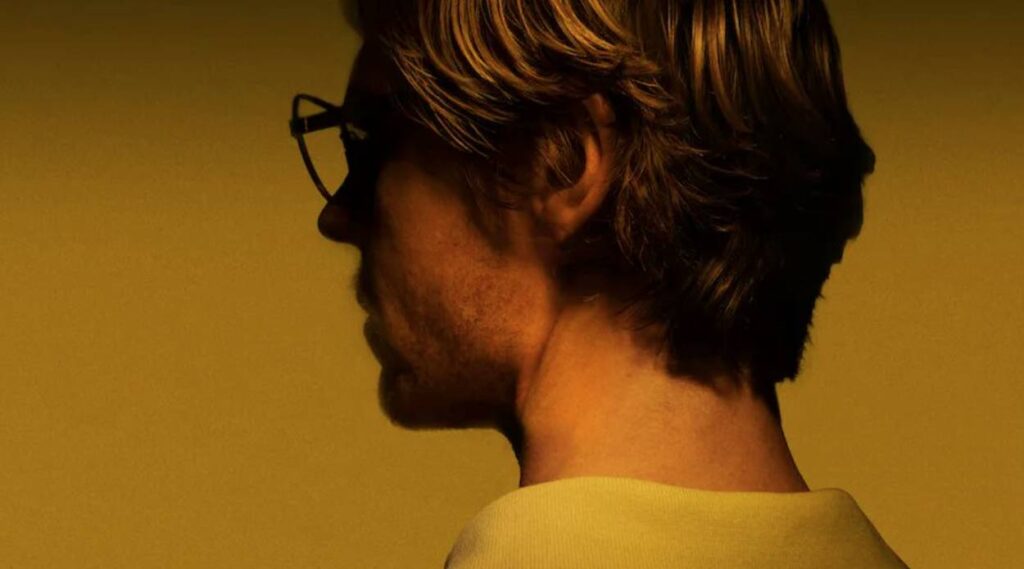 Dahmer: Um Canibal Americano': Fotos comparam o Jeffrey Lionel Dahmer da  vida real com o da série da Netflix - CinePOP