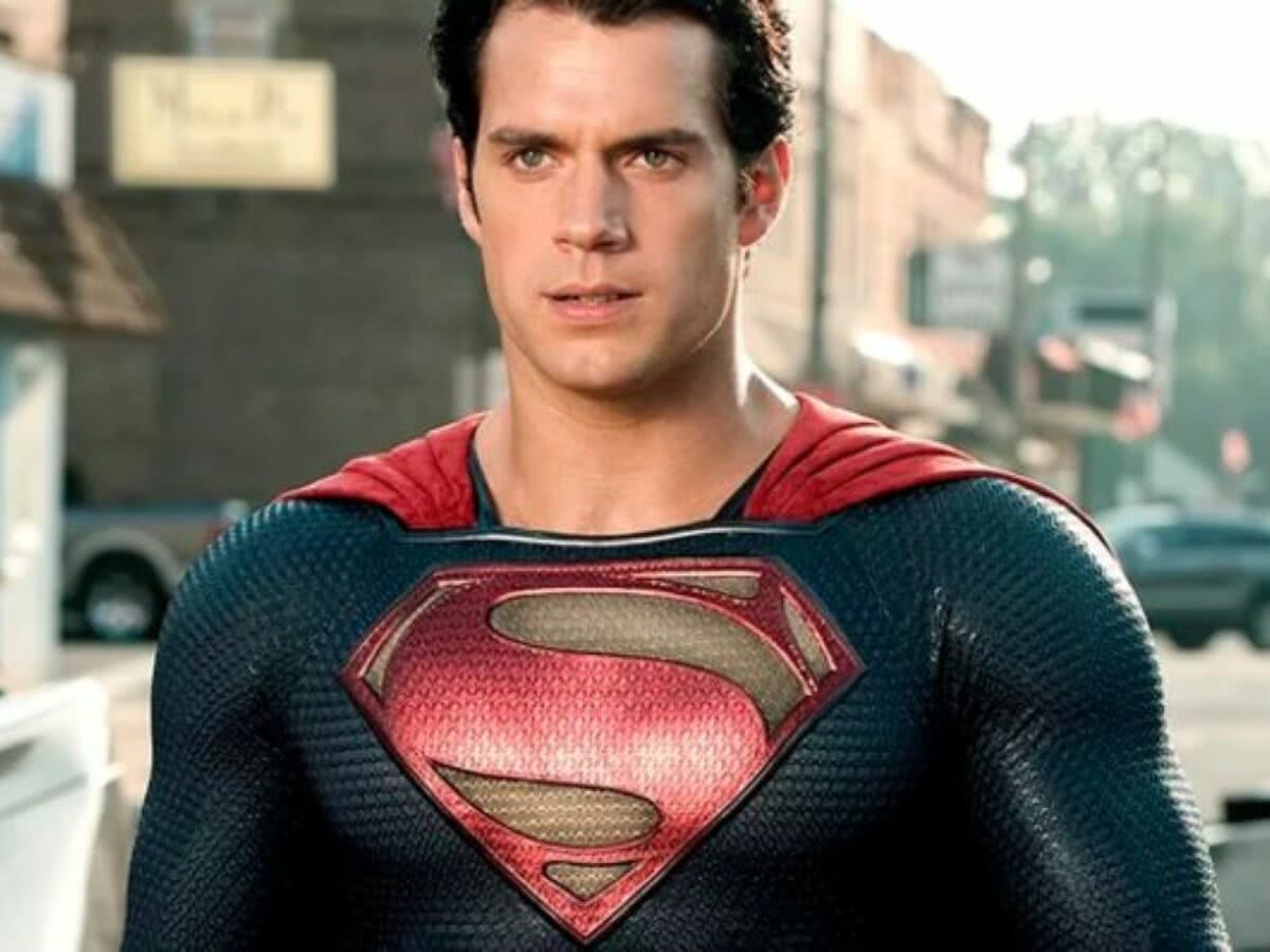 Saída de Henry Cavill do papel de Superman pode não acontecer