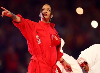 Assista à apresentação de Rihanna no Super Bowl LVII!