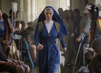 Betty Gilpin enfrenta uma poderosa inteligência artificial no trailer INSANO da série ‘Mrs. Davis’; Confira!