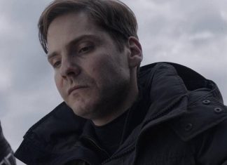 Daniel Brühl interpretará famoso ícone da moda em série do Disney+