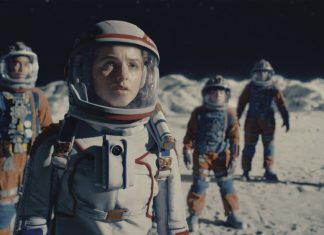 Em menos de dois meses, sci-fi com Mckenna Grace é adicionado e REMOVIDO do catálogo do Disney+