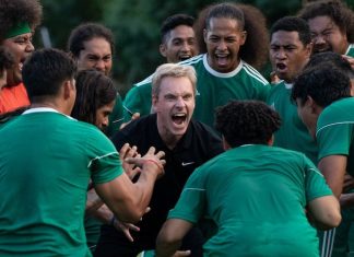 Crítica | Quem Fizer Ganha – Taika Waititi conta a História da Partida de Futebol Mais Importante do Mundo
