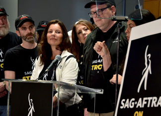 Acordo do SAG-AFTRA inclui BÔNUS de streaming de US$40 milhões e proteções contra o uso de IA